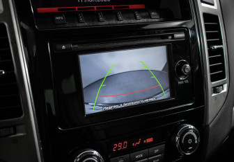 Подержанный автомобиль Mitsubishi Pajero 2019 года (15 фото)