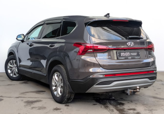 Подержанный автомобиль Hyundai Santa Fe 2021 года (7 фото)