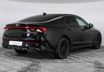 Подержанный автомобиль Kia K5 2021 года (3 фото)