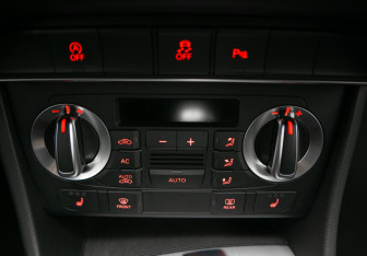 Подержанный автомобиль Audi Q3 2013 года (20 фото)