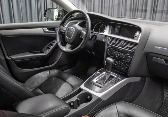 Подержанный автомобиль Audi A5 Liftback 2011 года (10 фото)