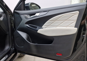 Подержанный автомобиль Kaiyi E5 2023 года (17 фото)