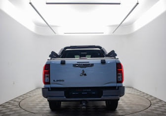 Подержанный автомобиль Mitsubishi L200 2024 года (5 фото)