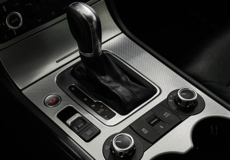 Подержанный автомобиль Volkswagen Touareg 2014 года (15 фото)