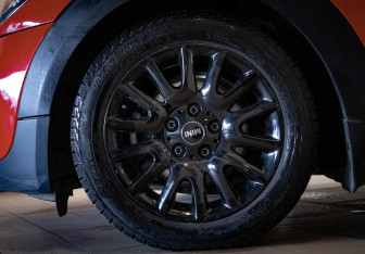 Подержанный автомобиль MINI Hatch 2019 года (24 фото)