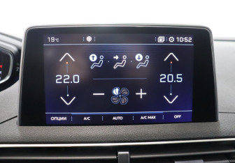 Подержанный автомобиль Peugeot 5008 Suv 2019 года (20 фото)