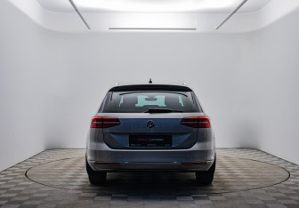 Подержанный автомобиль Volkswagen Passat Wagon 2017 года (6 фото)