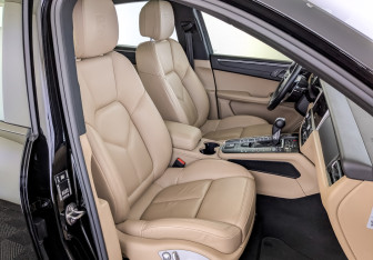 Подержанный автомобиль Porsche Macan 2020 года (24 фото)