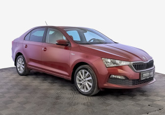 Подержанный автомобиль Skoda Rapid Liftback 2022 года (3 фото)