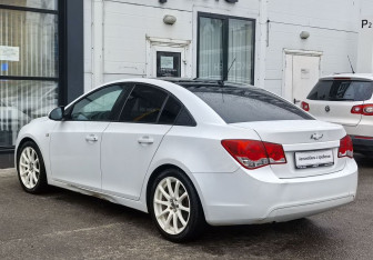 Подержанный автомобиль Chevrolet Cruze Sedan 2012 года (7 фото)