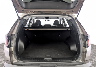 Подержанный автомобиль Hyundai Tucson 2022 года (10 фото)