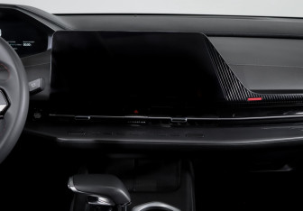 Подержанный автомобиль Changan UNI-S 2024 года (13 фото)