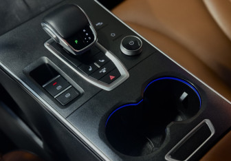 Подержанный автомобиль Omoda C5 2022 года (12 фото)