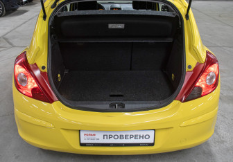 Подержанный автомобиль Opel Corsa 2007 года (10 фото)