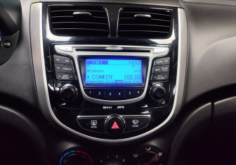 Подержанный автомобиль Hyundai Solaris Sedan 2012 года (17 фото)