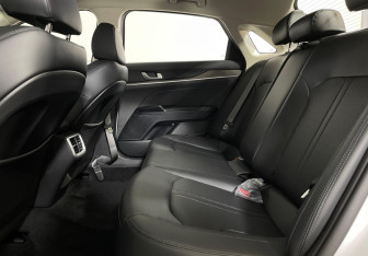 Новый Kia K5 2024 (9 фото)