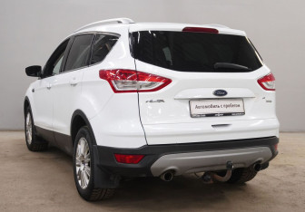 Подержанный автомобиль Ford Kuga 2015 года (7 фото)