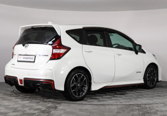 Подержанный автомобиль Nissan Note 2018 года (5 фото)