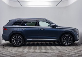 Подержанный автомобиль Geely Monjaro 2024 года (6 фото)