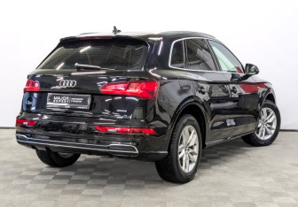 Подержанный автомобиль Audi Q5 2020 года (5 фото)