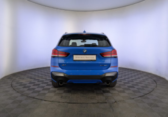 Подержанный автомобиль BMW X1 2021 года (6 фото)