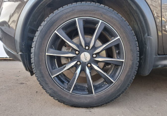 Подержанный автомобиль Nissan Juke 2013 года (9 фото)