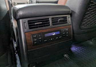 Подержанный автомобиль Toyota Land Cruiser Suv 2016 года (17 фото)