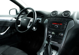 Подержанный автомобиль Ford Mondeo Sedan 2012 года (8 фото)