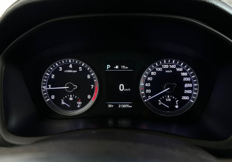 Подержанный автомобиль Hyundai Sonata 2018 года (15 фото)