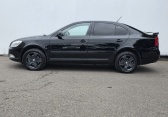 Подержанный автомобиль Skoda Octavia Liftback 2013 года (8 фото)