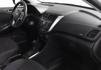 Подержанный автомобиль Hyundai Solaris Hatchback 2016 года (5 фото)