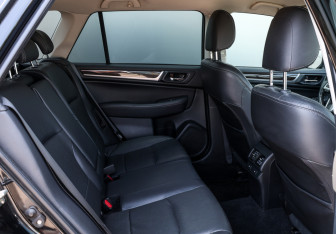 Подержанный автомобиль Subaru Outback Wagon 2017 года (12 фото)