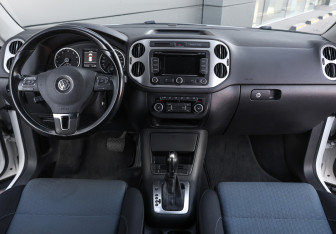 Подержанный автомобиль Volkswagen Tiguan 2013 года (13 фото)