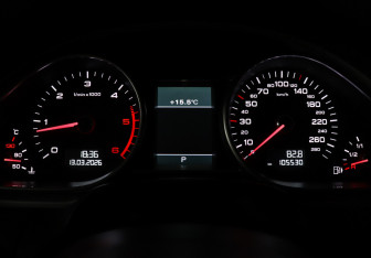 Подержанный автомобиль Audi Q7 2014 года (11 фото)