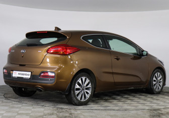 Подержанный автомобиль Kia Ceed Hatchback 2017 года (5 фото)