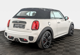 Подержанный автомобиль MINI Cabrio 2019 года (5 фото)
