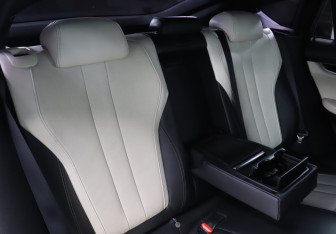 Подержанный автомобиль BMW X6 2015 года (19 фото)