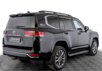 Подержанный автомобиль Toyota Land Cruiser Suv 2021 года (5 фото)