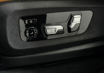 Подержанный автомобиль BMW X5 M 2024 года (16 фото)