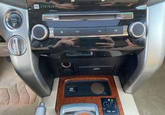 Подержанный автомобиль Toyota Land Cruiser Suv 2013 года (14 фото)