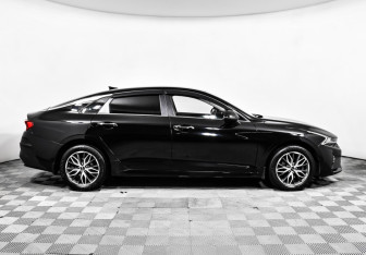Подержанный автомобиль Kia K5 2021 года (4 фото)