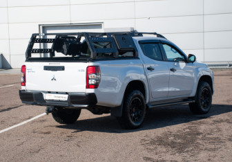 Подержанный автомобиль Mitsubishi L200 2023 года (5 фото)