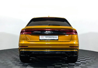 Подержанный автомобиль Audi Q8 2018 года (6 фото)