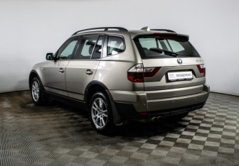 Подержанный автомобиль BMW X3 2007 года (7 фото)