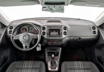 Подержанный автомобиль Volkswagen Tiguan 2016 года (14 фото)