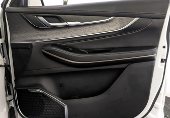 Подержанный автомобиль Exeed LX 2022 года (23 фото)