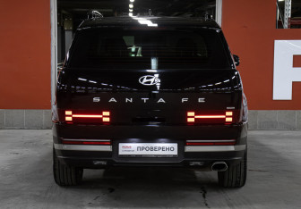 Подержанный автомобиль Hyundai Santa Fe 2023 года (6 фото)