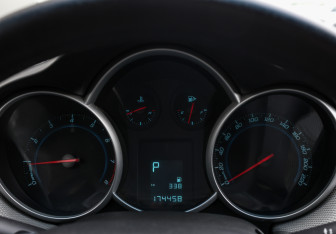 Подержанный автомобиль Chevrolet Cruze Sedan 2013 года (12 фото)
