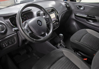 Подержанный автомобиль Renault Kaptur 2018 года (15 фото)