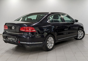 Подержанный автомобиль Volkswagen Passat Sedan 2012 года (5 фото)